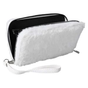 🌸$5 SALE‼️🌸 Faux fur phone wristlet wallet